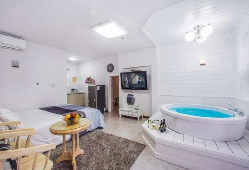 Seonjaedo Secret Spa Pension