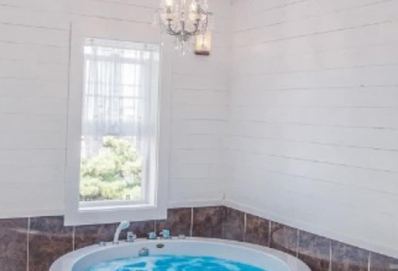 Seonjaedo Secret Spa Pension