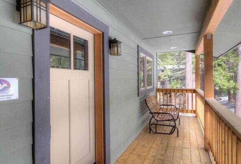 Scenic Wonders Dogwood Manor 3 Bedrooms