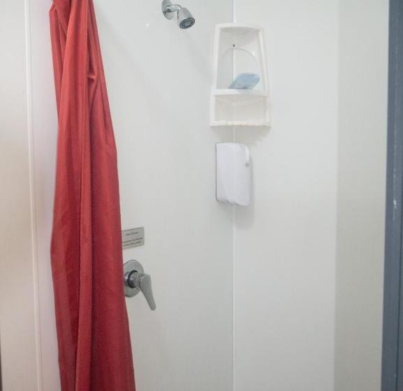 فندق صغير Urbanz