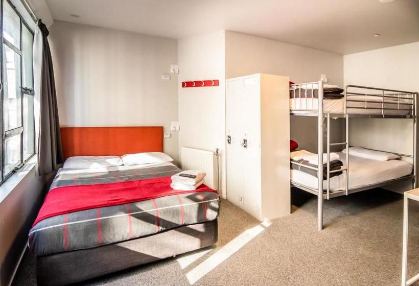 فندق صغير Urbanz