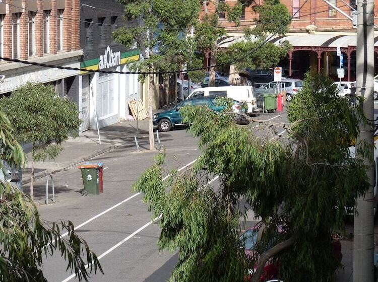 Australian Home Away At Market Square Melbourne