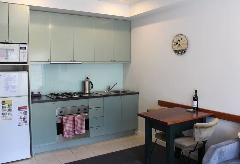 Australian Home Away At Market Square Melbourne