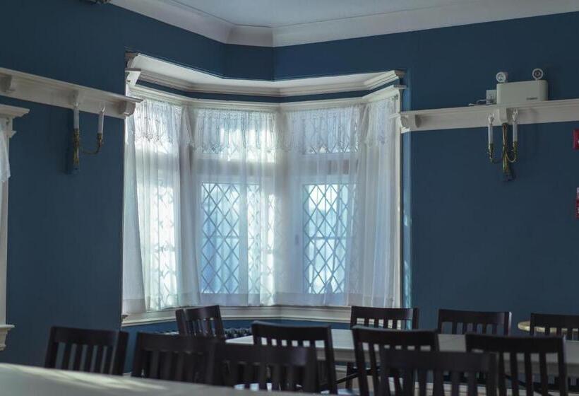 ベッドアンドブレックファースト Leaside Manor