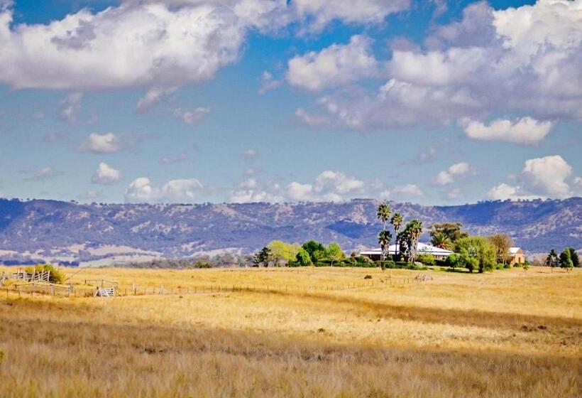 צימר Strathearn Park Lodge