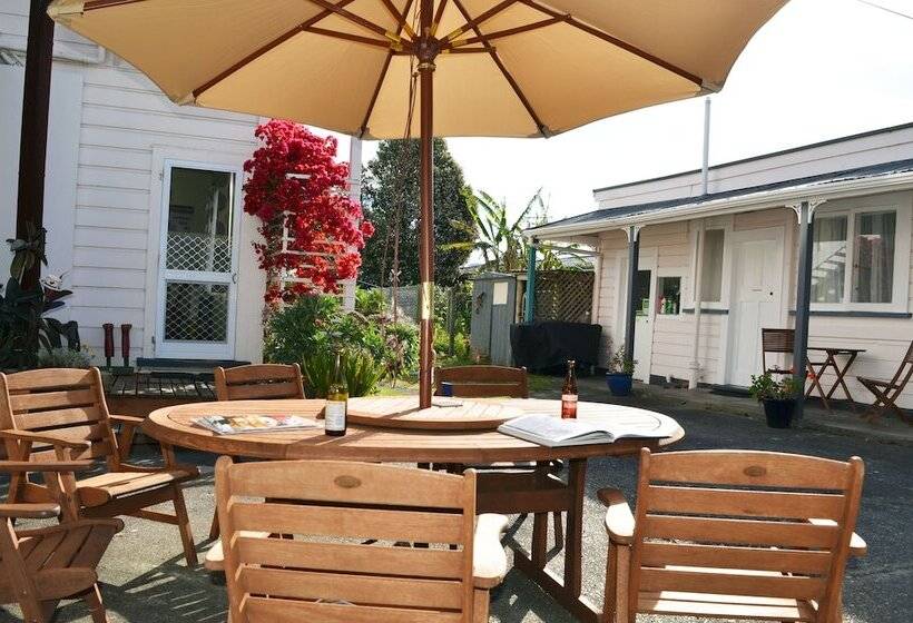 Braemar House B&b And Yha Hostel