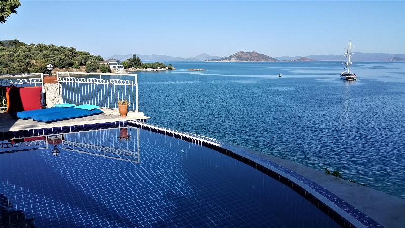 Ece Hotel Sovalye Island