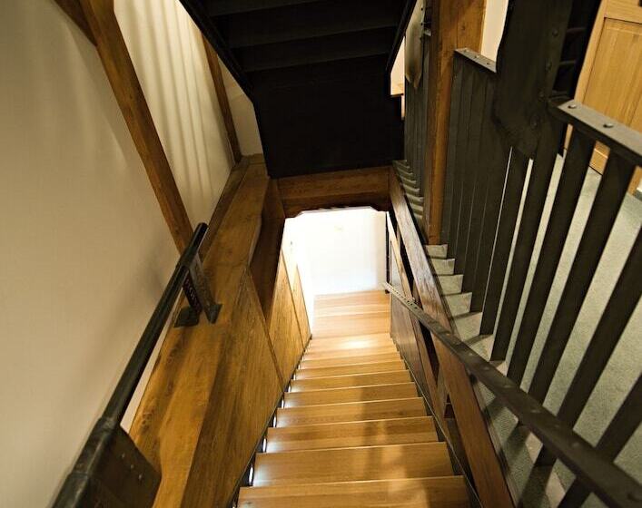 簡易ホテル & Pivovar černý Orel