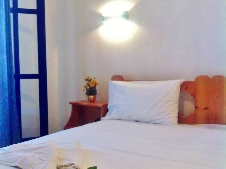 בית מלון כפרי Apollonia Apartments