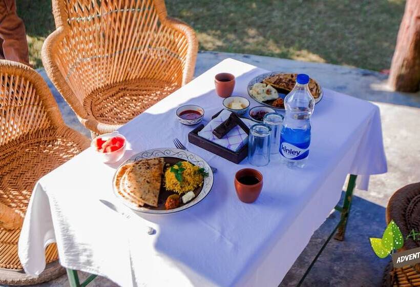 ホテル Aspen Adventures