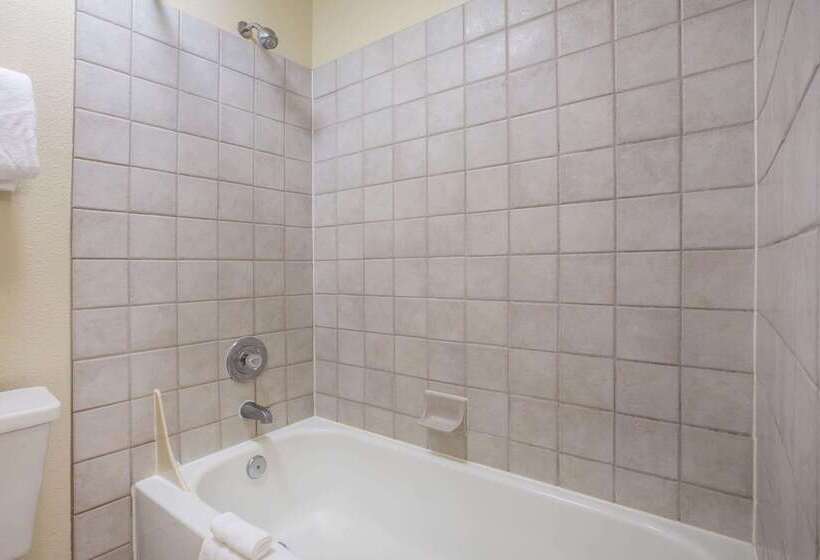 Отель Baymont By Wyndham Yakima Riverfront