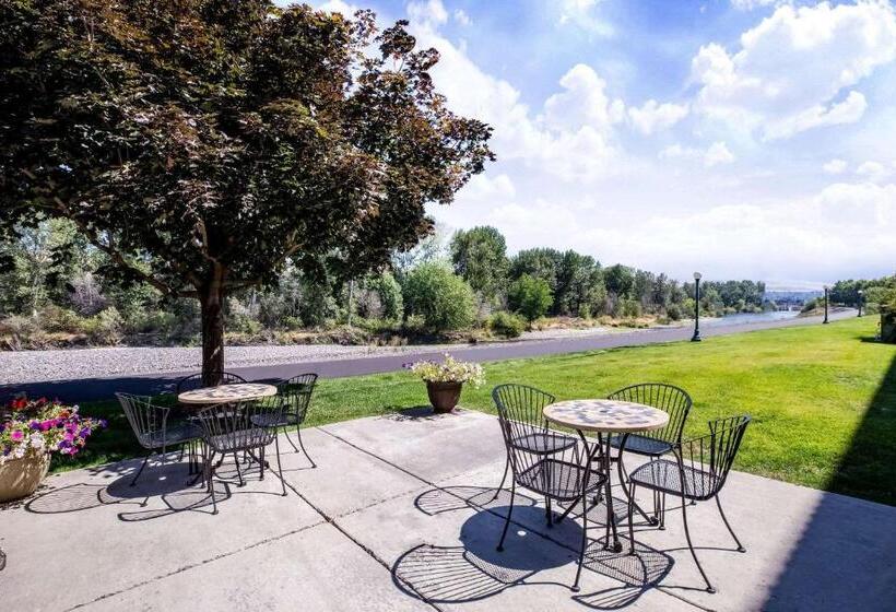 Отель Baymont By Wyndham Yakima Riverfront