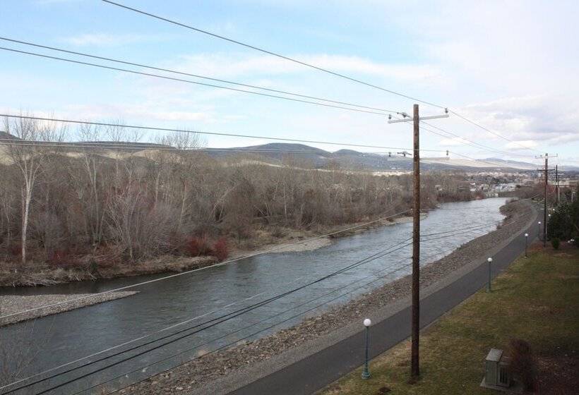 Отель Baymont By Wyndham Yakima Riverfront