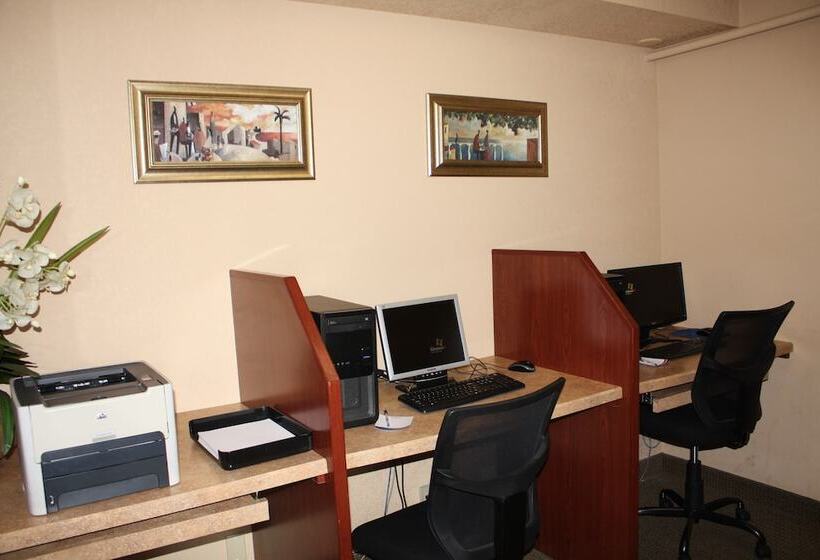 Отель Baymont By Wyndham Yakima Riverfront