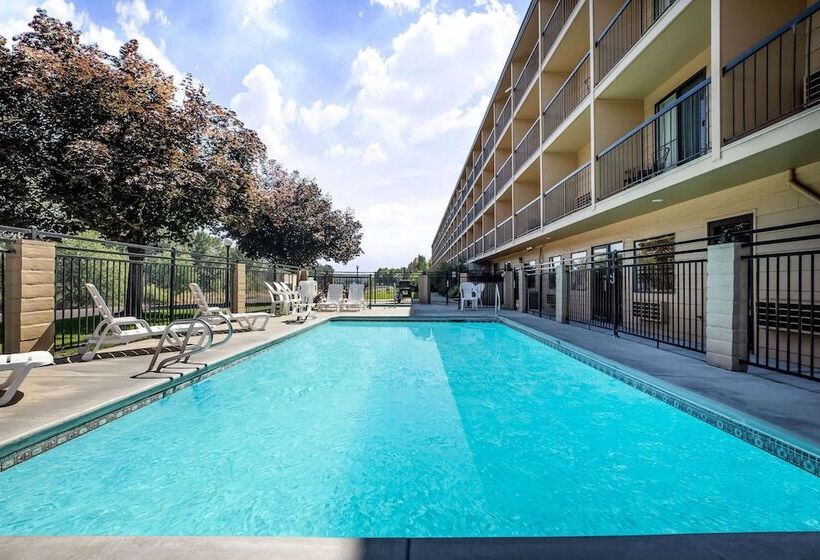 Отель Baymont By Wyndham Yakima Riverfront