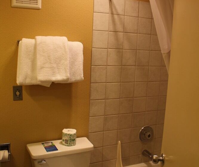 Отель Baymont By Wyndham Yakima Riverfront