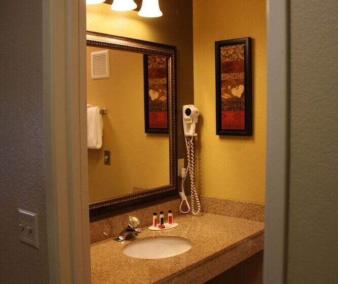 Отель Baymont By Wyndham Yakima Riverfront