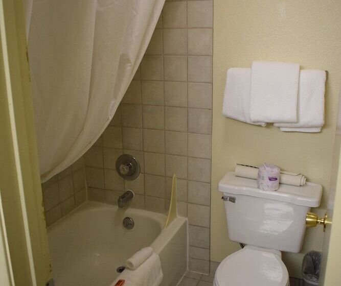 Отель Baymont By Wyndham Yakima Riverfront