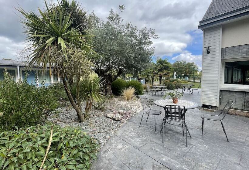 ホテル Hôtel Restaurant Bel Air Crevin   Axe Rennes Nantes