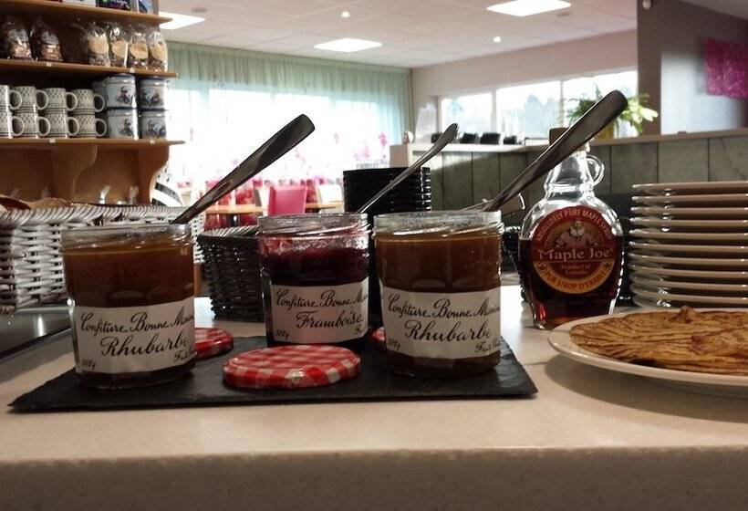 ホテル Hôtel Restaurant Bel Air Crevin   Axe Rennes Nantes