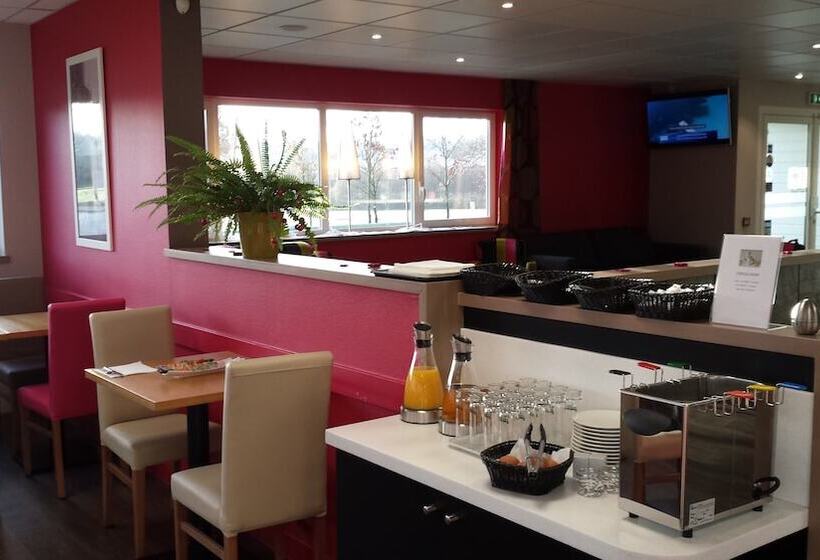 ホテル Hôtel Restaurant Bel Air Crevin   Axe Rennes Nantes