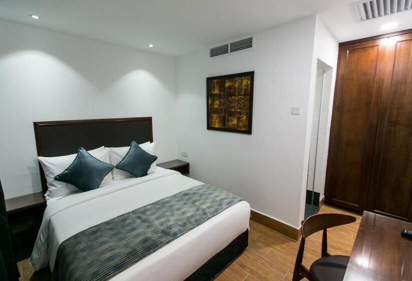 Belllo Hotel Jb Central