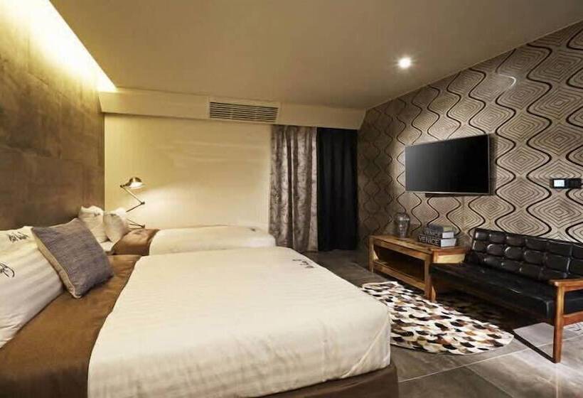 Отель Boutique 9