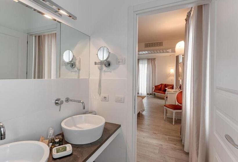 Отель Boutique Villa Liberty   Dépendance   Borgo Capitano Collection   Albergo Diffuso