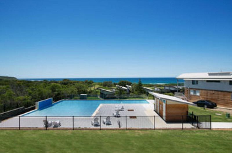 هتل Caves Coastal Bar & Bungalows