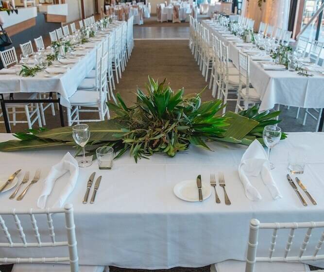 هتل Caves Coastal Bar & Bungalows