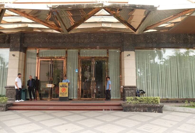 فندق Central Park Tower Resort