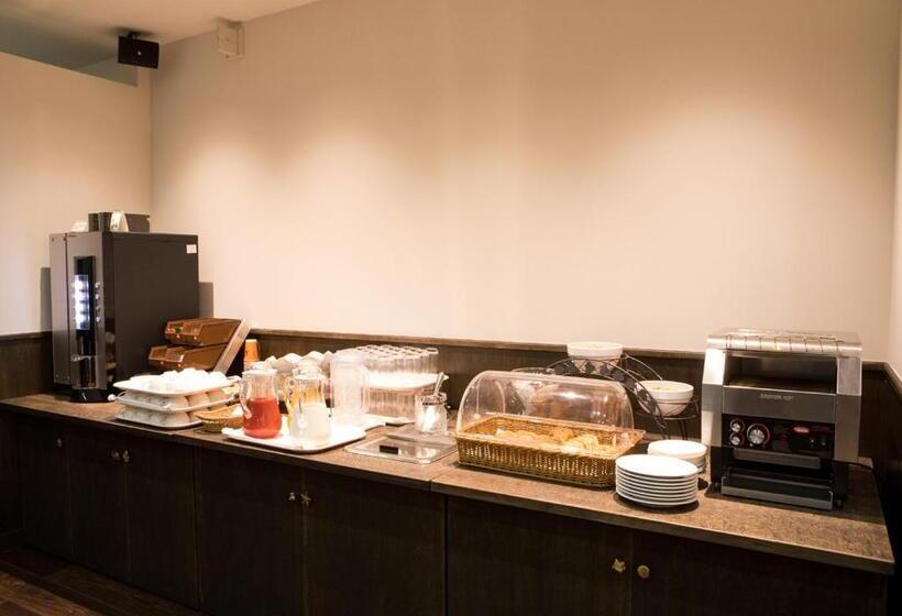 酒店 Claiton Esaka