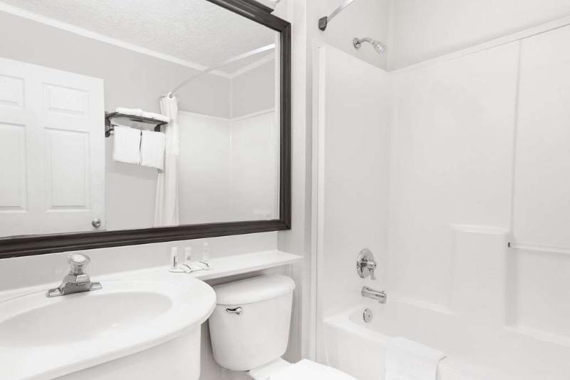 호텔 Days Inn and Suites Sugar Land Stafford