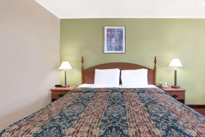 호텔 Days Inn and Suites Sugar Land Stafford