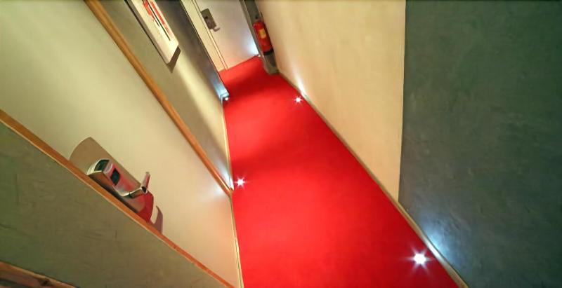 Отель De France