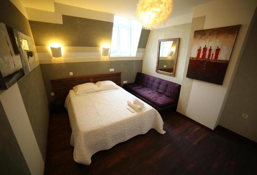 Отель De France