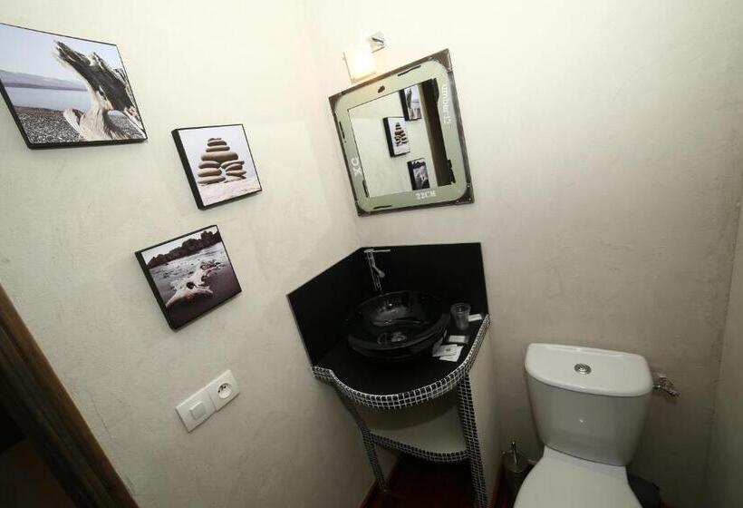 Отель De France