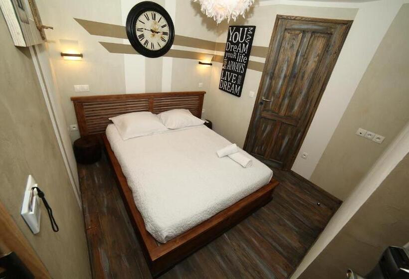 Отель De France