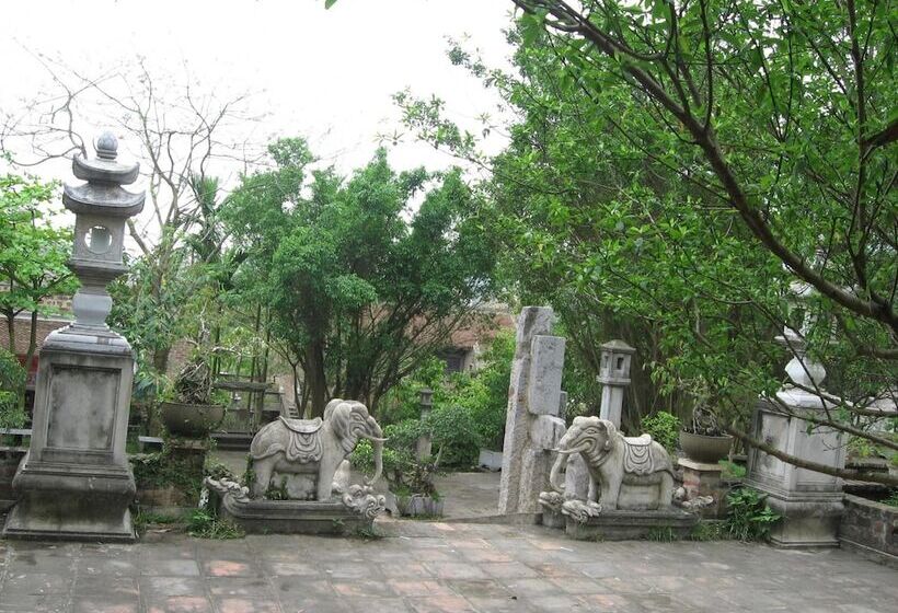 هتل Family Transit