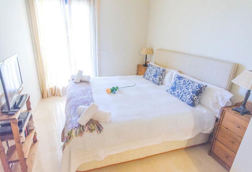 هتل Galindo Beach