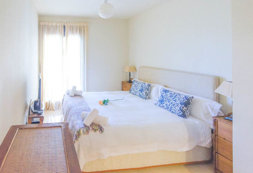 هتل Galindo Beach