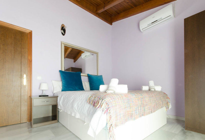 هتل Galindo Beach