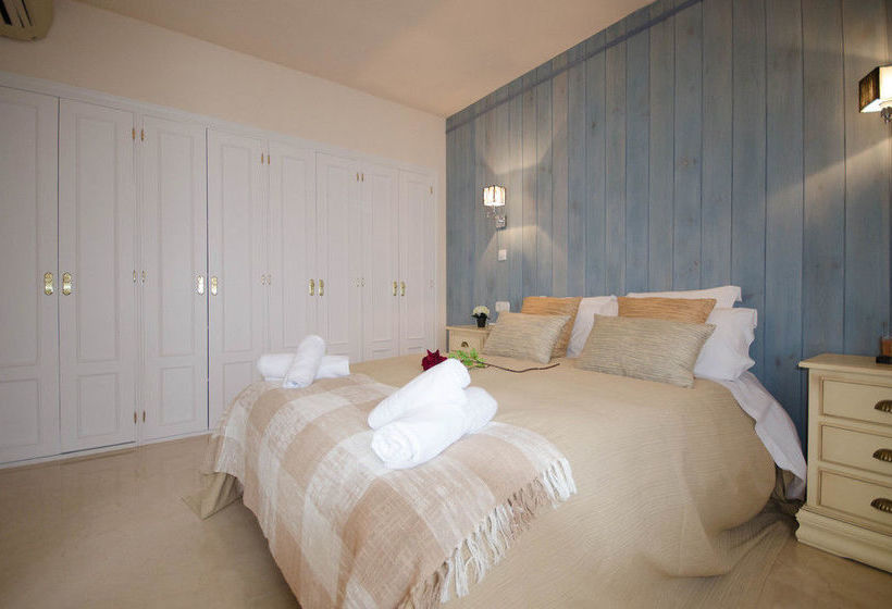 هتل Galindo Beach