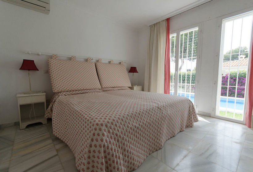 هتل Galindo Beach