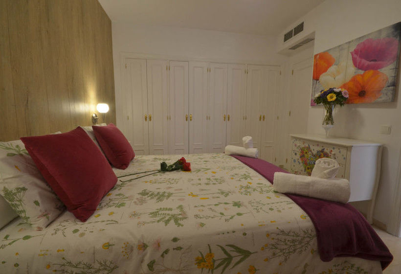 هتل Galindo Beach