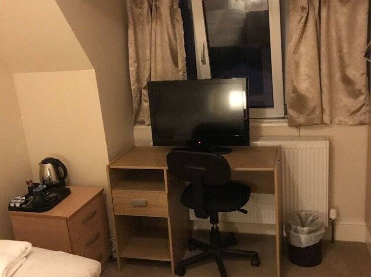 Отель Gatwick Inn