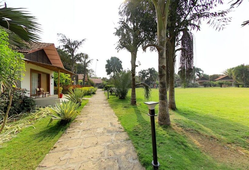 فندق Gir Vanvaso Resort