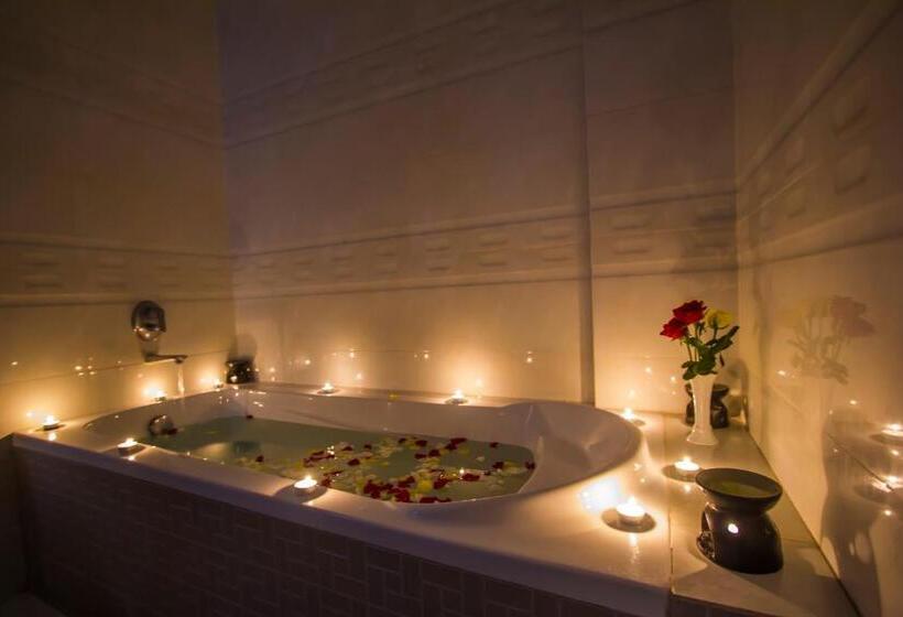 فندق Good Luck Day