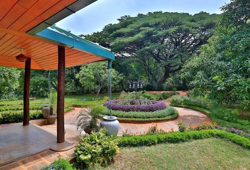 Отель Grand & Gangula