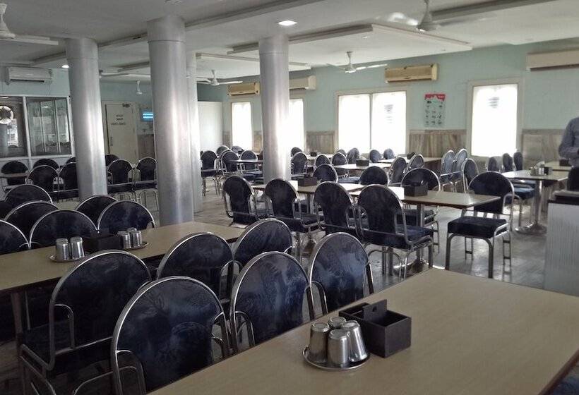 فندق Guruprerna Beacon Resort Dwarka